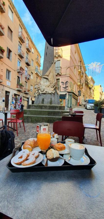 Piazza Martiri Rooms Cagliari Esterno foto