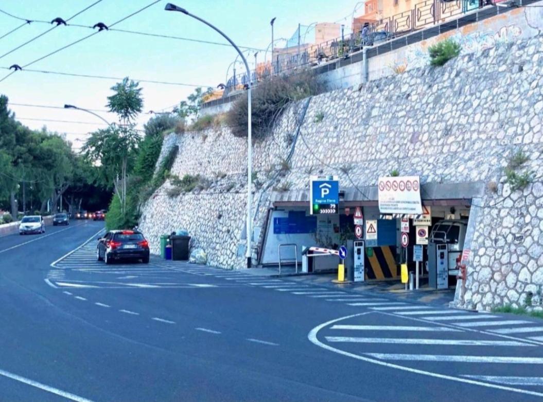 Piazza Martiri Rooms Cagliari Esterno foto