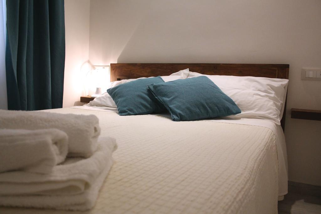 Piazza Martiri Rooms Cagliari Camera foto