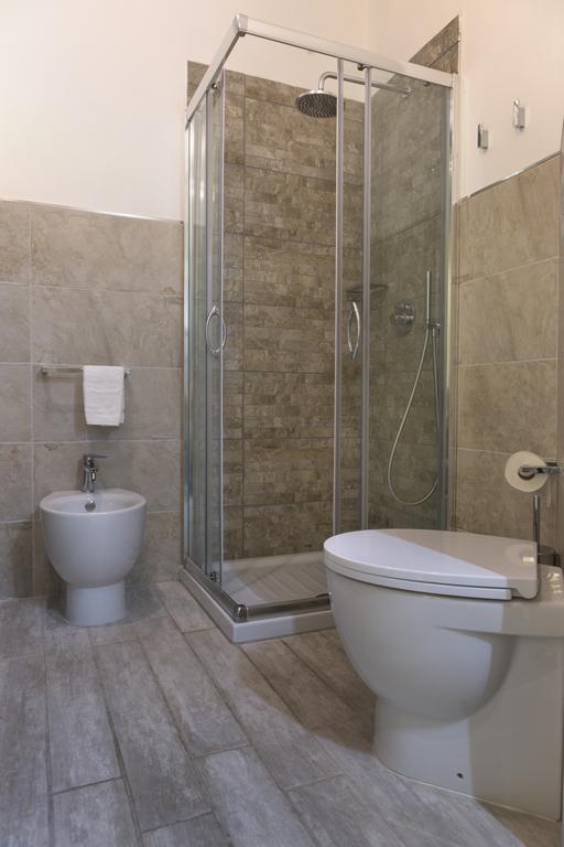 Piazza Martiri Rooms Cagliari Esterno foto