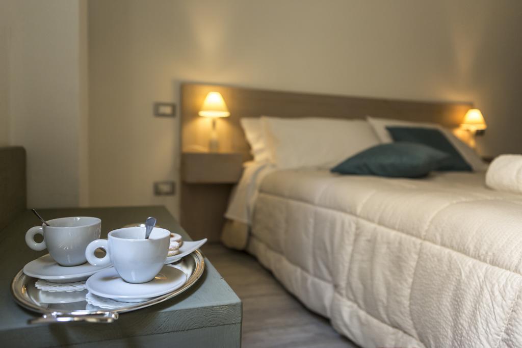 Piazza Martiri Rooms Cagliari Esterno foto